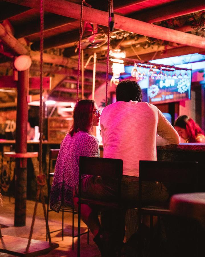 El Zoo Hostel, Bar & Pool Palomino Ngoại thất bức ảnh
